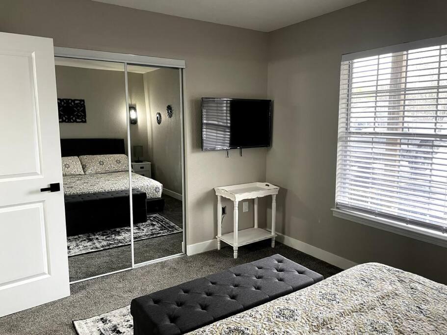 New Remodeled Luxury Condo By The Lake, No Stairs! Μπράνσον Εξωτερικό φωτογραφία